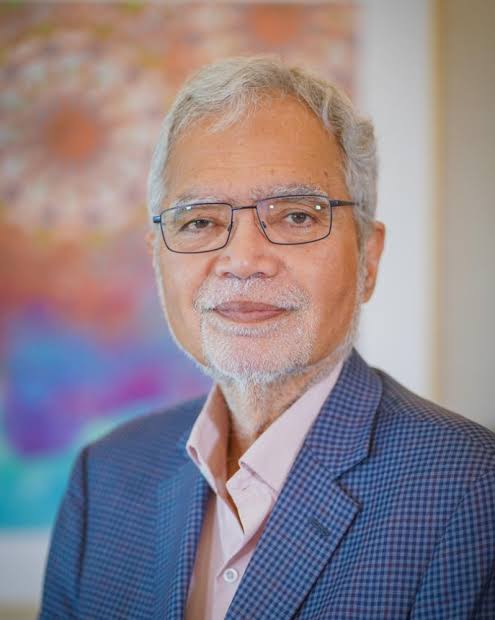 Dr Mukesh Kapila